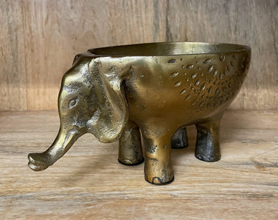 Ezzie Elephant Pot