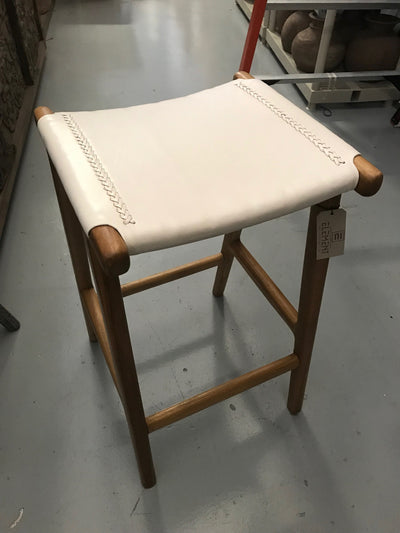 Off-White Leather and Unfinished Wooden Flat Barstool