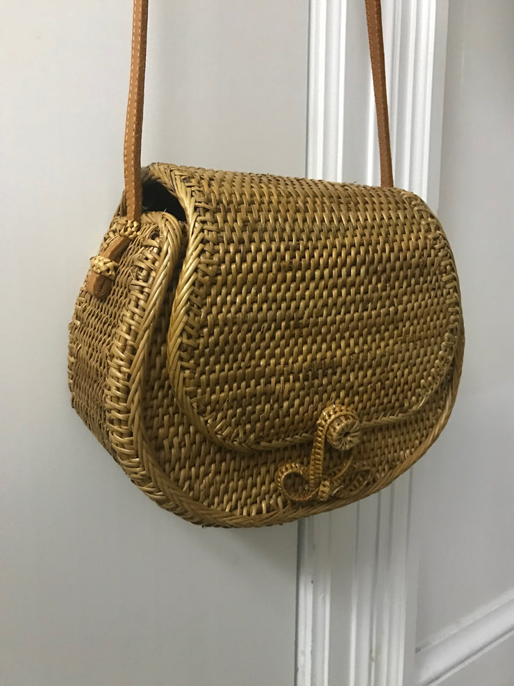 Small Curved Natural Fiber Woven Bag