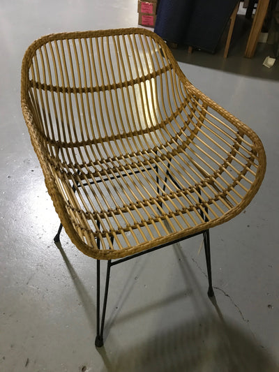 Natural Fiber Woven and Iron Curved Chair